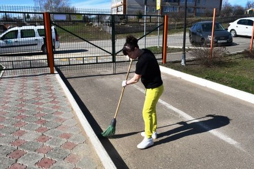 Субботник еще больше сплотил жителей Лаишева