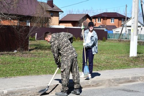 Субботник еще больше сплотил жителей Лаишева