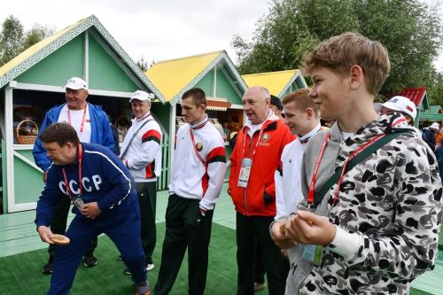 Глава Лаишевского района оценил настольные игры на Казанском Сабантуе