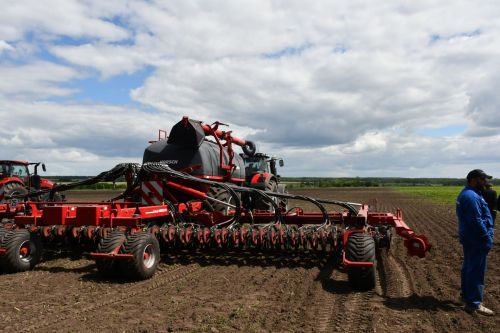 В Лаишевском районе ведутся полевые беседы с HORSCH