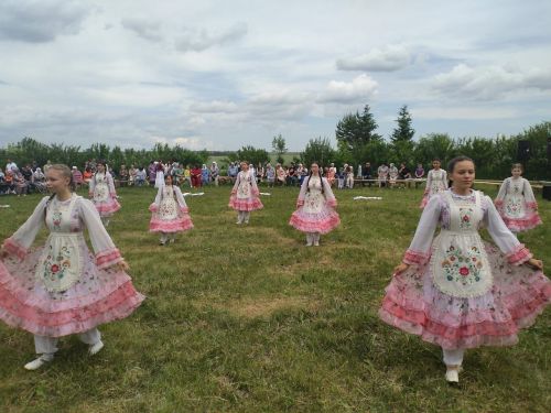 В Пелево на Сабантуе чествовали семейные пары