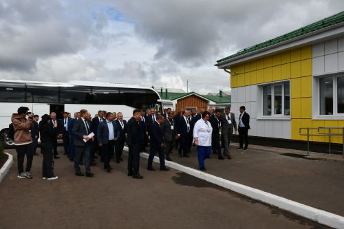 Главы муниципальных образований РТ познакомились с предприятиями Лаишевского района