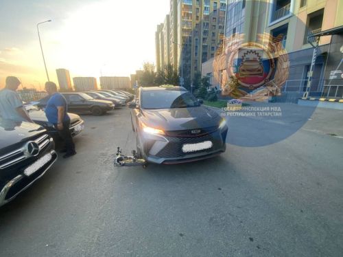 Ребенок попал под машину: Дети требуют постоянного внимания