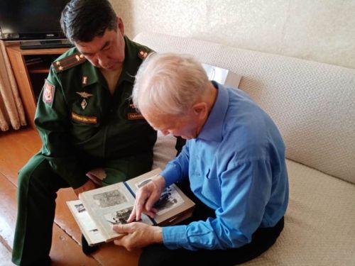 90-летнего танкиста поздравил военный комиссар Лаишевского района