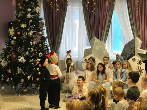 Дети Лаишевского района простились с новогодней елкой