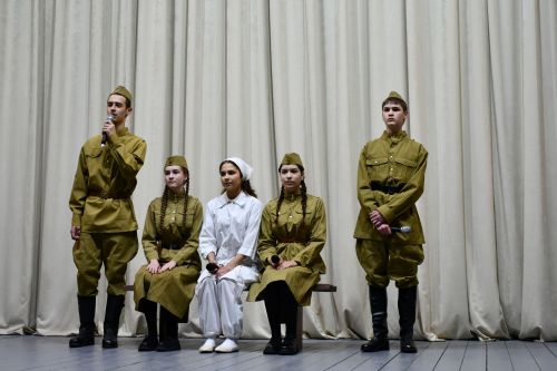 Выставка достижений жителей Малоелгинского сельского поселения прошла в рамках встречи с руководителями района