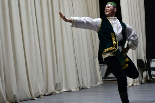 Выставка достижений жителей Малоелгинского сельского поселения прошла в рамках встречи с руководителями района