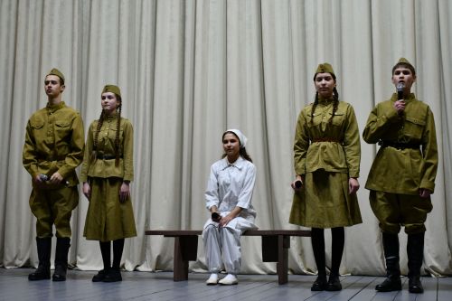 Выставка достижений жителей Малоелгинского сельского поселения прошла в рамках встречи с руководителями района
