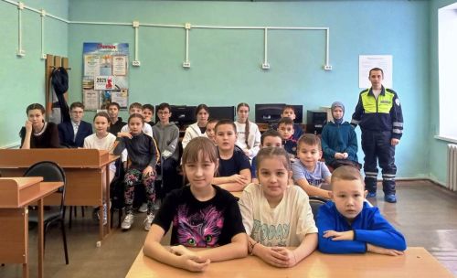 В Малоелгинскую школу пришел сотрудник ГАИ