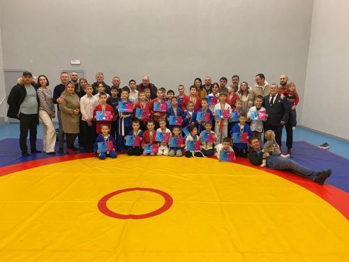В Лаишевском районе состоялись соревнования среди самбистов-новичков