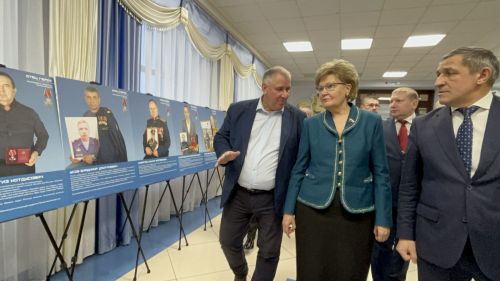 В Лаишевском районе состоялось торжественное открытие выставки «Отец героя»