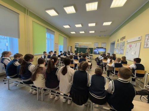 На «Классную встречу» с лицеистами Лаишевского района пришел участник СВО