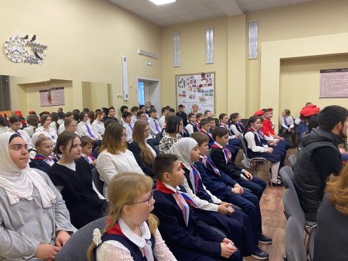 Сокуры мәктәбендә Ватанны саклаучылар елы һәм Бөек Ватан сугышында Җиңүнең 80 еллыгы ачылды