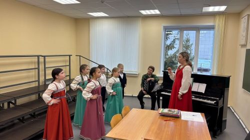 Юных лаишевцев учат народной манере пения
