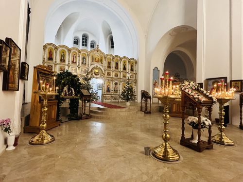 В храмах города Лаишево прошли праздничные службы