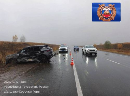 Парковкаланган машина белән юл-транспорт һәлакәте...