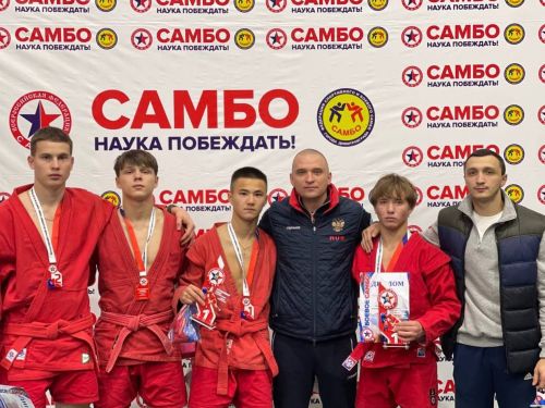 Сборная Татарстана показала отличные результаты на соревнованиях по боевому самбо