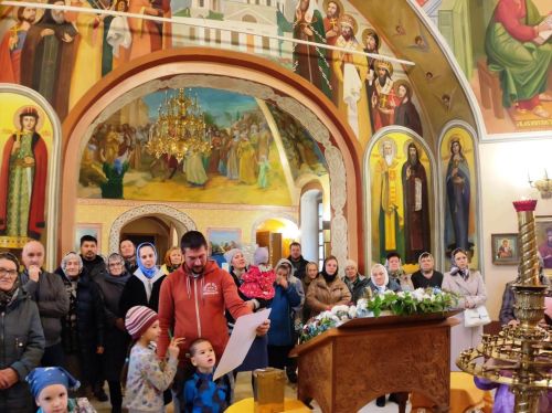 Морские пожелания отцам: праздник в Никольском с субботником и трапезой