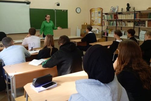 Девятиклассники Лаишевского района изготовили белых журавликов в память о погибших героях