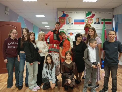 Первую четверть учебного года ученики Лаишевского района завершили «Осенним балом»