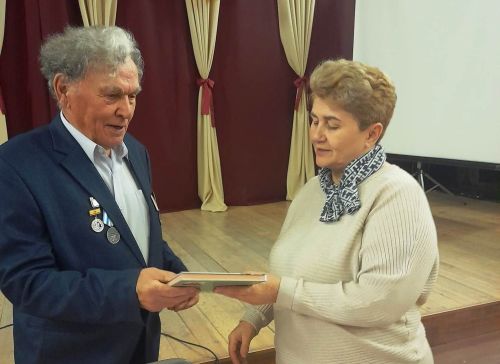 Альберт Кольцов: От лыжной трассы к литературным произведениям