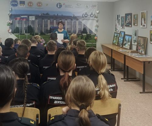Елена Дильмеева представила 60 картин, наполненных эмоциями и теплом