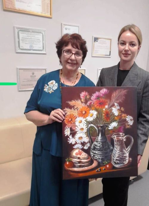 Елена Дильмеева представила 60 картин, наполненных эмоциями и теплом