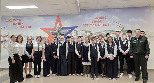 На «Классную встречу» в гости к лицеистам Лаишевского района пришел росгвардеец