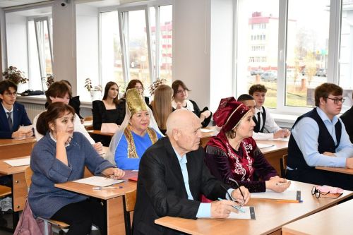 «Татарча диктант» писали взрослые и дети