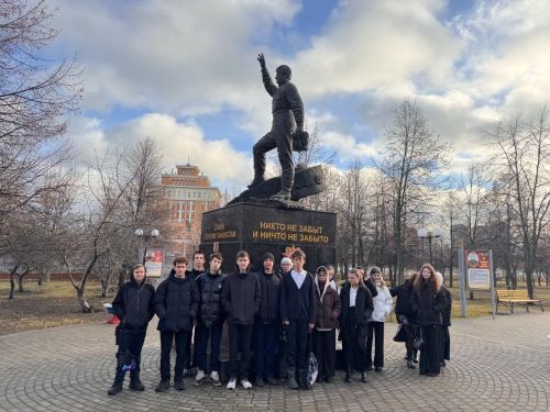 Для учеников Лаишевского района организовали экскурсию в танковое училище