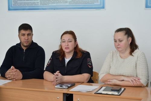 В Лаишевском техникуме прошёл круглый стол на тему «Социально-культурная адаптация студентов»
