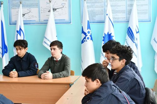 В Лаишевском техникуме прошёл круглый стол на тему «Социально-культурная адаптация студентов»