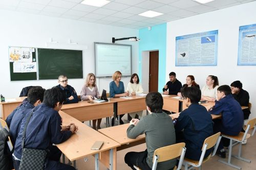 В Лаишевском техникуме прошёл круглый стол на тему «Социально-культурная адаптация студентов»