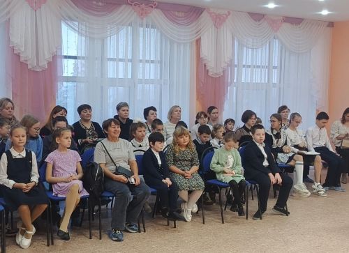 Поэтический праздник любви в честь Дня матери