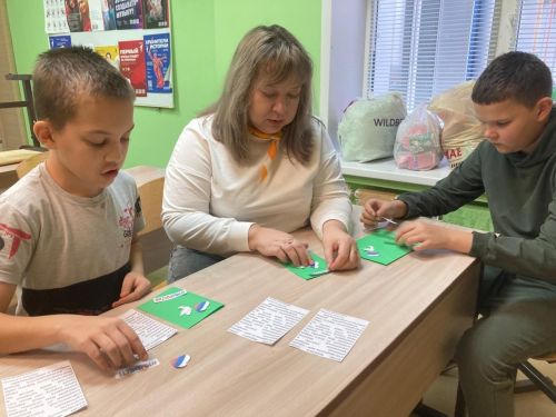 В День народного единства подростки Лаишевского района приготовили подарки для участников СВО