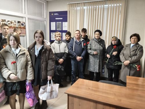 Учащиеся Лаишевской школы №2 почтили память сотрудников органов внутренних дел
