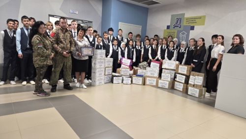 Лицеисты Лаишевского района собрали гуманитарную помощь бойцам СВО