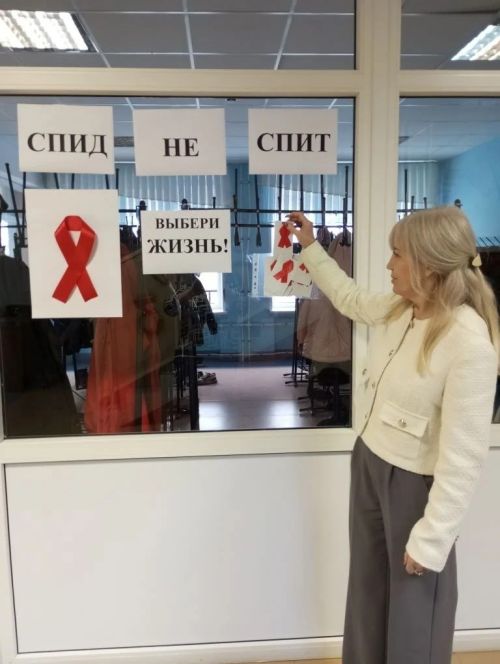 Активисты Лаишевского района организовали акцию «Красная лента»