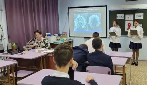 Активисты Лаишевского района организовали акцию «Красная лента»