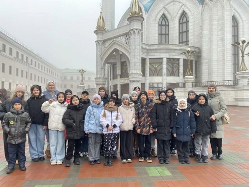 Лаишевские пятиклассники отметили День флага Татарстана