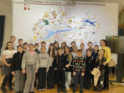 Лаишевские пятиклассники отметили День флага Татарстана