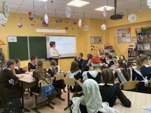 Учащихся Лаишевского района познакомили с новогодними традициями народов России