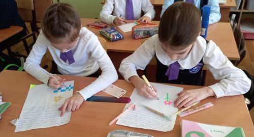 Учащиеся Лаишевского района учатся делать окопные свечи