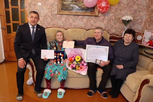 Поздравляем со 100-летим: В Лаишевском районе вручили первую медаль в честь 80-летия Победы над фашистской Германией
