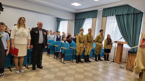 Лаишевские школьники подготовили для ветерана-афганца музыкальный номер
