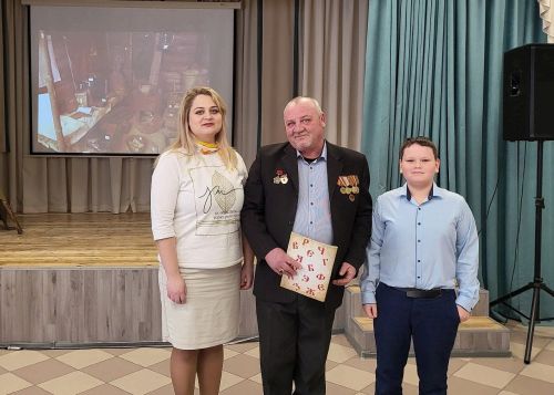 Лаишевские школьники подготовили для ветерана-афганца музыкальный номер