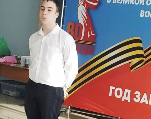 Трогательные выступления на конкурсе стихотворений заставили зал затаить дыхание