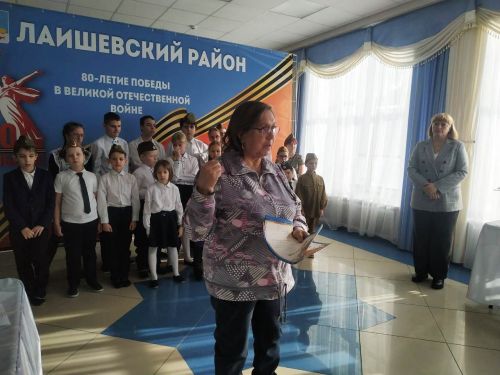 Трогательные выступления на конкурсе стихотворений заставили зал затаить дыхание
