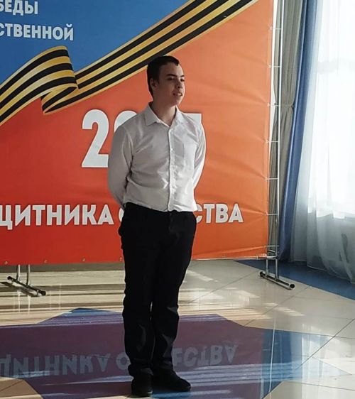 Трогательные выступления на конкурсе стихотворений заставили зал затаить дыхание