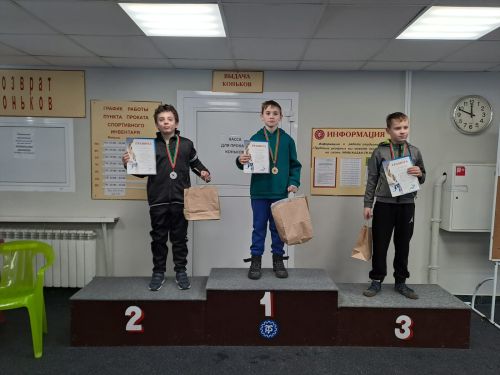 Вновь лаишевские конькобежцы порадовали хорошими результатами на соревнованиях высокого уровня